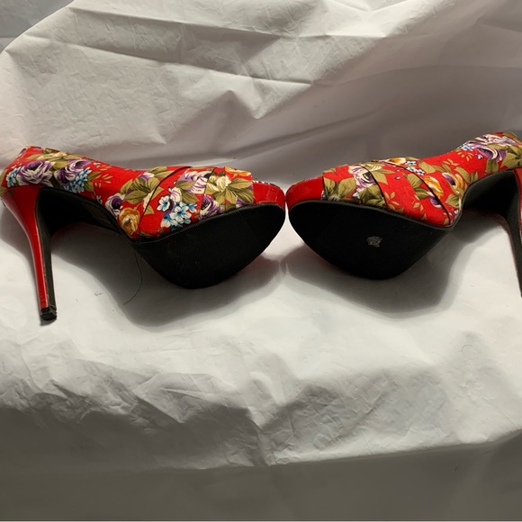 Red floral 5 inch open toed heels - Picture 3 of 3